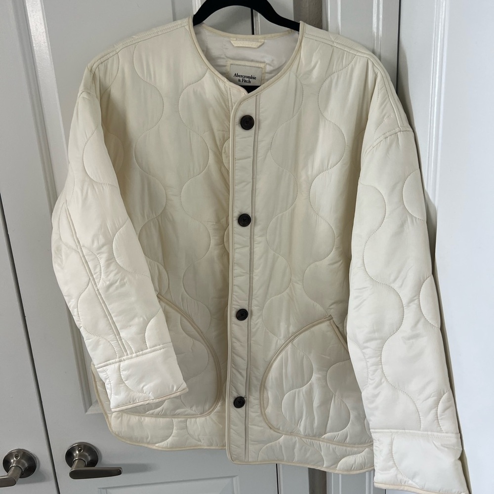 Women's Cream Quilted Jacket Abercrombie - size small